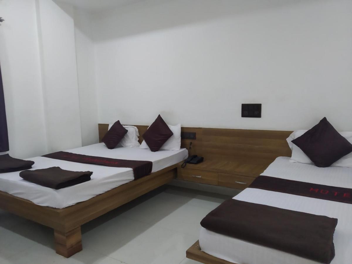 Hotel Vrundavan ปูเน่ ภายนอก รูปภาพ