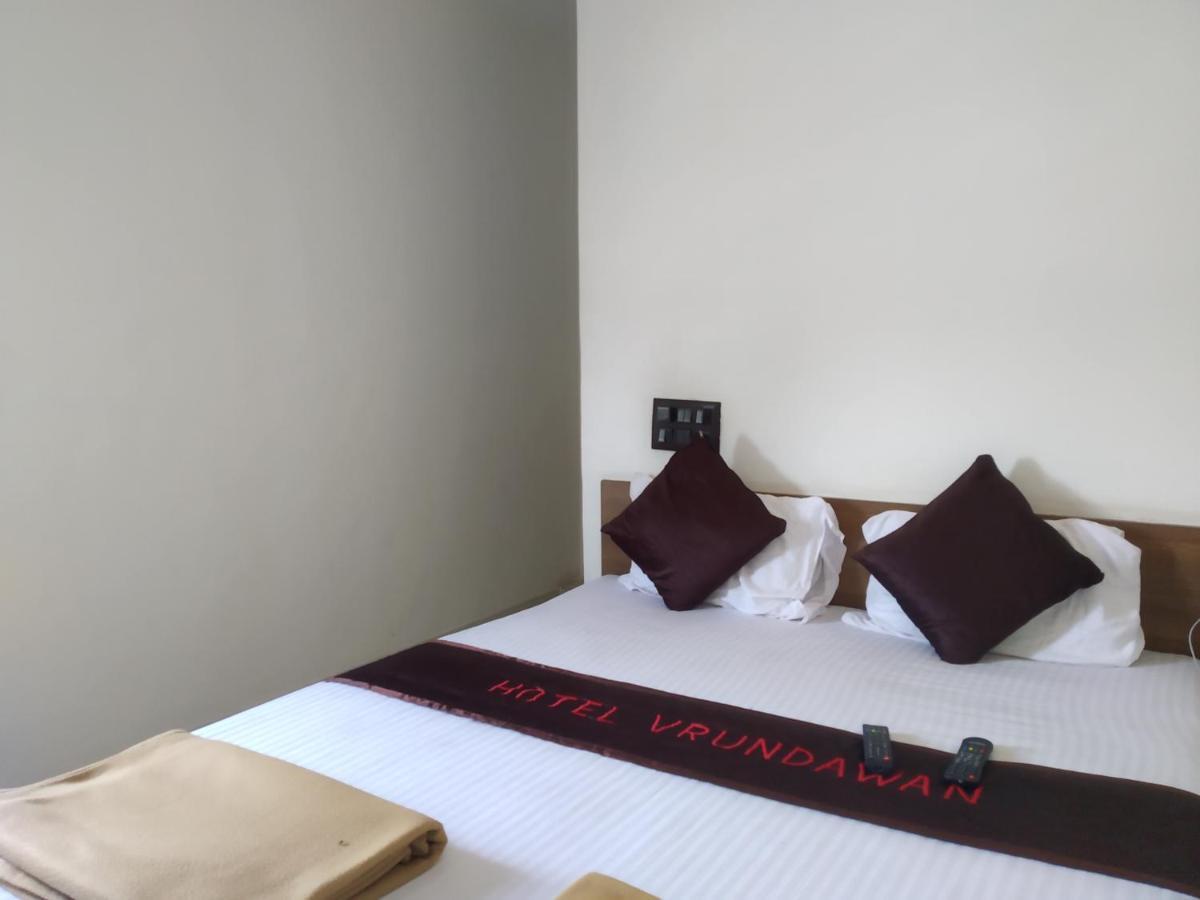 Hotel Vrundavan ปูเน่ ภายนอก รูปภาพ
