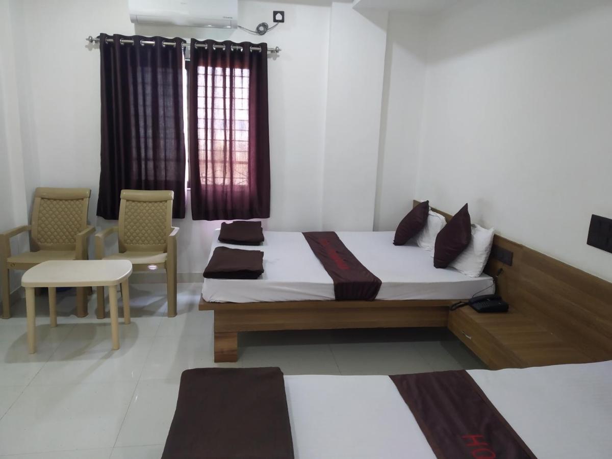 Hotel Vrundavan ปูเน่ ภายนอก รูปภาพ